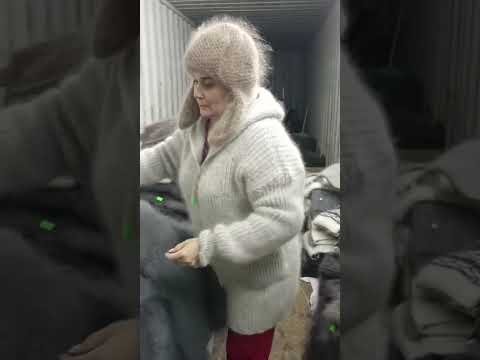 Видео: Пуховые п/пальто, Все в наличии! ажурные косыночки пуховые