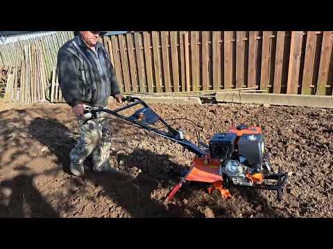 Видео: Мотоблок с фрезами / Первое испытание мотоблока, ОБЗОР. Показательная производительность