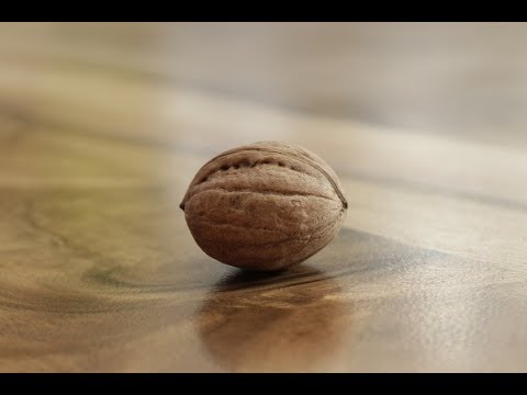 Видео: Стол из грецкого ореха. Весь процесс работы. // ( Table made of walnut .)