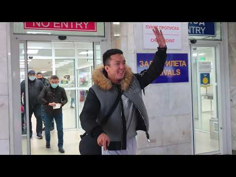 Видео: Призера чемпионата мира Евгения Жербаева встретили в Улан-Удэ