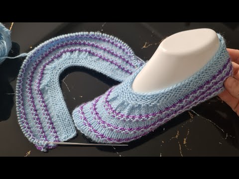 Видео: Остерегаться! Не пропустите!!! Новая модель женских носков спицами для начинающих пошагово.
