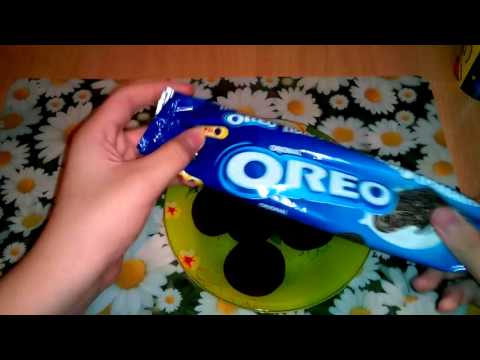 Видео: ПЕЧЕНЬЕ OREO- ПОКРУТИ, ЛИЗНИ, ОБМАКНИ.
