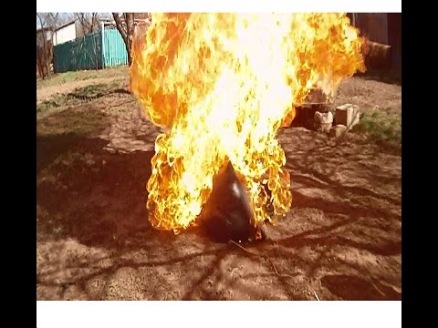 Видео: Газ из мусора в домашних условиях
