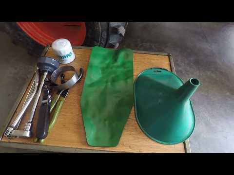 Видео: Замена масла Kubota BX шаг за шагом