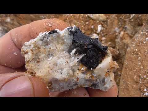 Видео: НАЙДИ ЖИЛУ В КАРЬЕРЕ