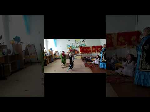 Видео: “Шымырлық пен шеберлік күні”ұлттық ойындар конкурсы, “Қыз қуу” ұлттық ойыны. Бисмильдина С.Х