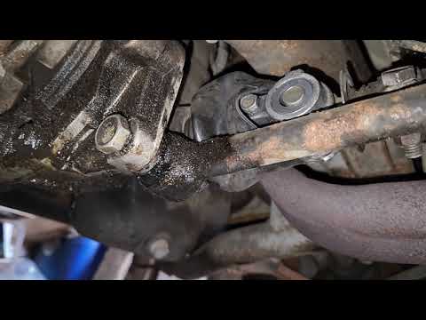 Видео: Ока -ВАЗ 1111- не включается задняя передача. Можно толкать плечом. Но мы ищем и устраняем причину.