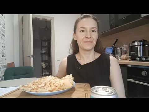 Видео: МУКБАНГ _БЛИНБЕРИ_ЙОШКАР-ОЛА//#еда #вкусно #мукбанг #блины 