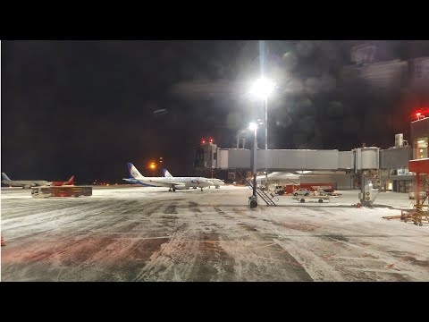 Видео: Boeing 737-800  Взлет из Челябинска (Баландино, CEK) / Take off from Chelyabinsk (Balandino, CEK)