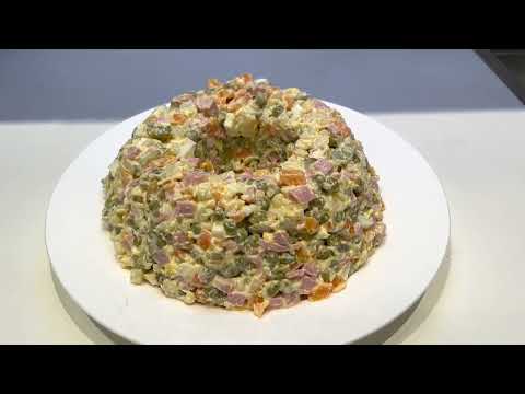 Видео: МОИ ИТАЛЬЯНЦЫ УЖЕ НЕ МОГУТ ЖИТЬ БЕЗ INSALATA RUSSA