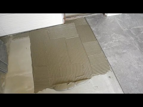 Видео: Как ПРАВИЛЬНО и на какой СЛОЙ клея укладывать плитку