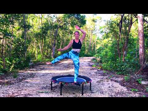 Видео: 25 минут 2021 года: отличные комбо-упражнения на прыжках с отскоком и подтягиваниями на батуте Le...