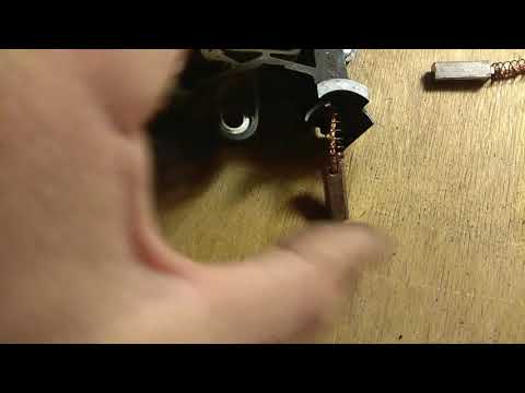 Видео: замена щеток генератора (бош) Лада гранта