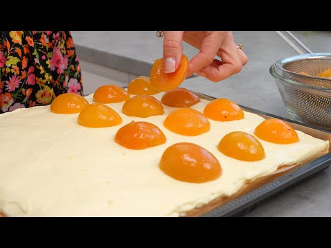Видео: Рецепт пчелиного пирога 🍯. Влажный абрикосовый торт со сливками. Простой пчелиный пирог
