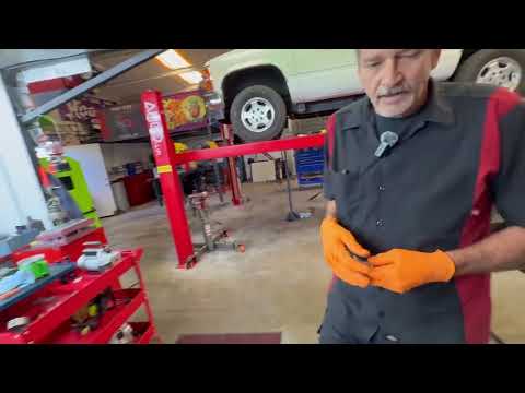 Видео: 4L60 / 92 Chevy Blazer 4w/d. Откуда взялся этот металл?