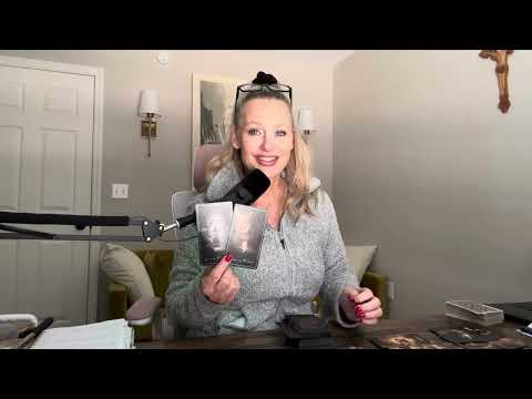 Видео: Ошеломленный и сбитый с толку, застрял в яме, которую вырыл #таро #духовность #кармический #ошело...