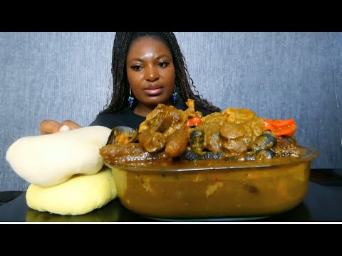 Видео: Готовьте и ешьте вместе со мной суп из пальмовых орехов с фуфу / Рецепт нигерийской кухни