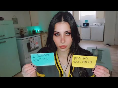 Видео: Этот парень хочет, чтобы ты была ему традиционной женой и привязанной к нему