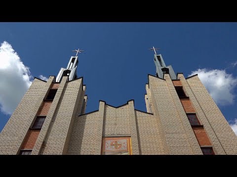 Видео: Маладзечна. Першая Святая Камунiя у парафіі Св. Юзафа 19 05 2018 (FHD)