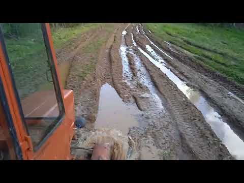 Видео: Т-25 едем по грязи в деревню