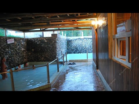 Видео: Сероводородный источник в Цкуаре . Абхазия. Лечение под открытым небом.