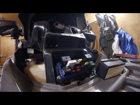 Видео: BRP CAN-AM outlander 570 max (перегорает предохранитель F5)