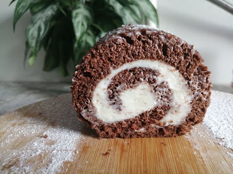 Видео: Шоколадный рулет за 10 минут! Бисквитный рулет к чаю "Проще простого"!!!