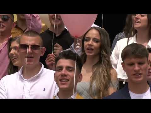 Видео: СУ Васил Левски изпрати 75 абитуриенти