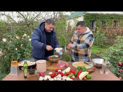 Видео: Готовим мясо по-деревенски в помпейской печи! Вкусное блюдо на ужин