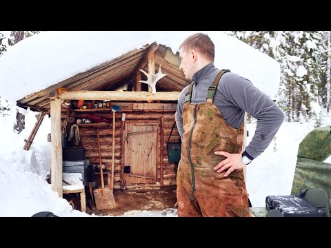 Видео: ЖИВЕМ ДАЛЕКО В ЛЕСУ. С БАТЕЙ НА 3 ДНЯ В ТАЕЖНУЮ ИЗБУ. ЩУКА СОШЛА С УМА! РВЁТ ЖЕРЛИЦЫ! Ч.1