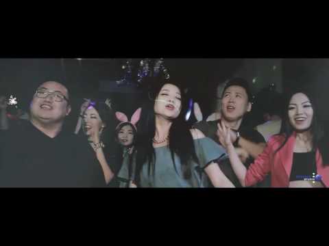 Видео: Самое позитивное новогоднее поздравление!