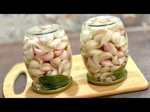 Видео: Маринован чесън - най-лесната рецепта / Чеснок маринованный - самый простой рецепт