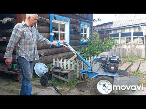 Видео: окучивание картошки мотоблоком .однорядный окучник