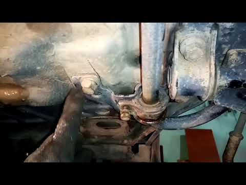 Видео: Фиат альбеа. Замена салейнтблока рычага и  некачественного шруса