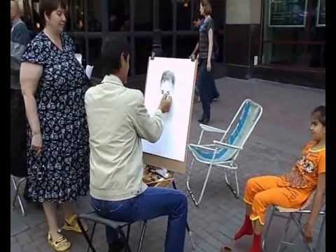 Видео: МОСКВА . АРБАТ. ХУДОЖНИК ПИШЕТ ПОРТРЕТ ВНУЧКИ ДАШИ 25.05.2013 ГОДА