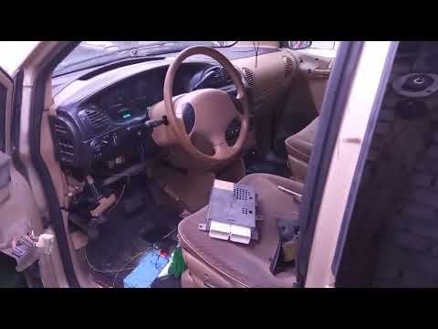 Видео: Dodge Caravan 3. К чему привела замена блока комфорта.