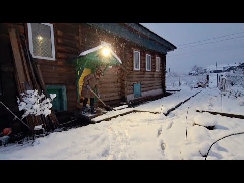 Видео: ДЕРЕВЕНСКИЙ УЮТ/ЗИМНЯЯ СКАЗКА☃️❄️/НАСЛАЖДАЕМСЯ КРАСОТОЙ ПРИРОДЫ/ПРОДОЛЖАЕМ РЕМОНТ КОМНАТЫ