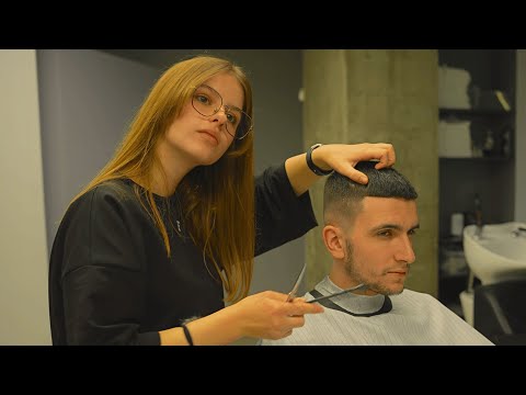 Видео: Він Помолодшав На 5 Років Завдяки Цій ШИКАРНІЙ Стрижці