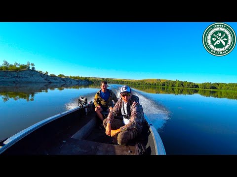 Видео: ВСЕ ИСПУГАЛИСЬ СНЯТЬ ЕЕ С КРЮЧКА ! Рыбалка 2024