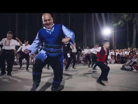 Видео: Вижте магическия български фолклор на Фестивала на фолклорната носия - Жеравна