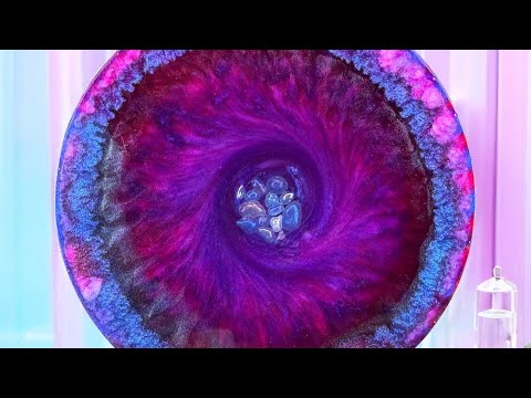 Видео: #352 Урок по созданию эффекта фиолетовой галактики в паутине или кружеве из эпоксидной смолы
