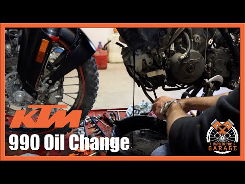 Видео: Замена масла KTM 990 ADV | Назад в гараж