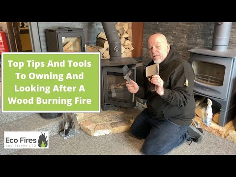 Видео: Советы по сжиганию дров — инструменты. Поможет вам ухаживать за вашей дровяной печью. Плюс дилемм...