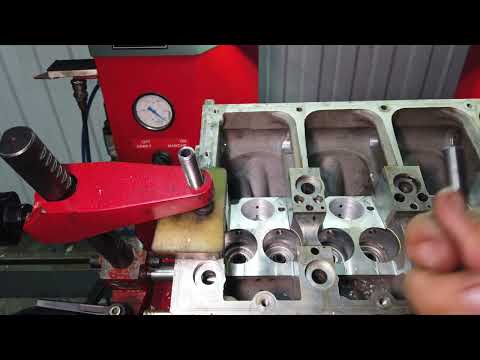 Видео: Завтуливание посадочных мест под топливный форсунки Volkswagen