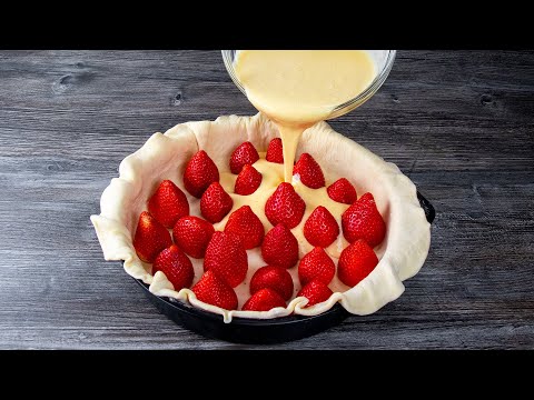 Видео: Потрясающий тарт из слоеного теста, клубники и сметаны. Обязательно приготовьте!