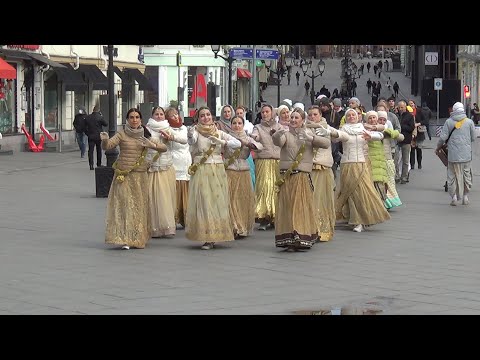 Видео: 2020 11 07 Харинама Гаура Шакти. Кузнецкий Мост.