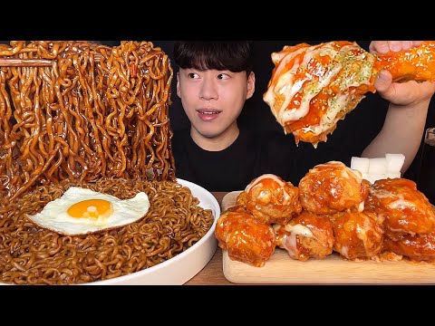 Видео: SUB) Шоу поедания курицы с лапшой быстрого приготовления с черной фасолью и сладким соусом