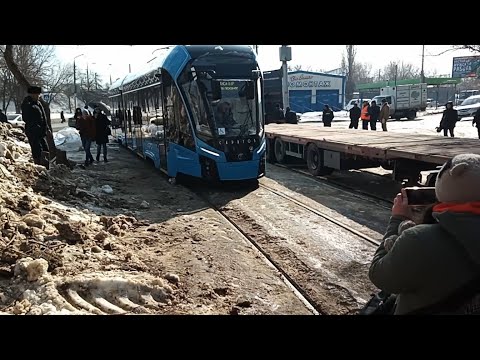 Видео: Встречайте!!! ПКТС БОГАТЫРЬ-М. Новый трамвай в Саратове спустя 16 лет.