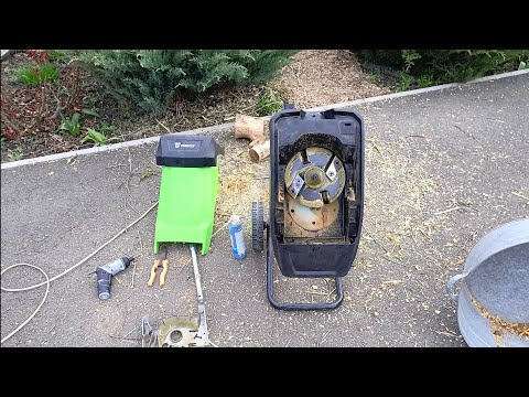 Видео: Замена ножей измельчитель веток Деко2800 #измельчительветок #заменаножейнаизмельчителеветок #город61