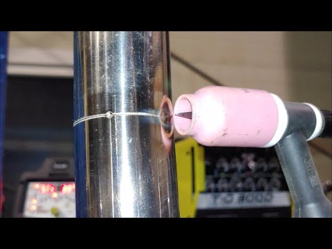 Видео: Интересен процесс TIG-сварки сантехнической трубы в горизонтальном положении!